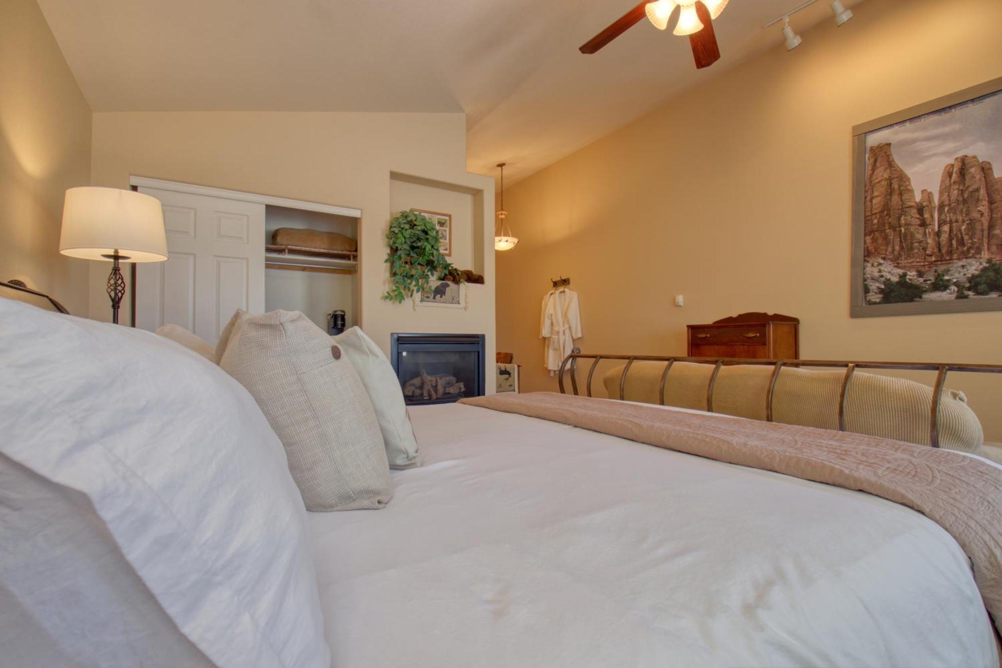 לינה וארוחת בוקר גרנד ג'נקשן Castle Creek Manor מראה חיצוני תמונה