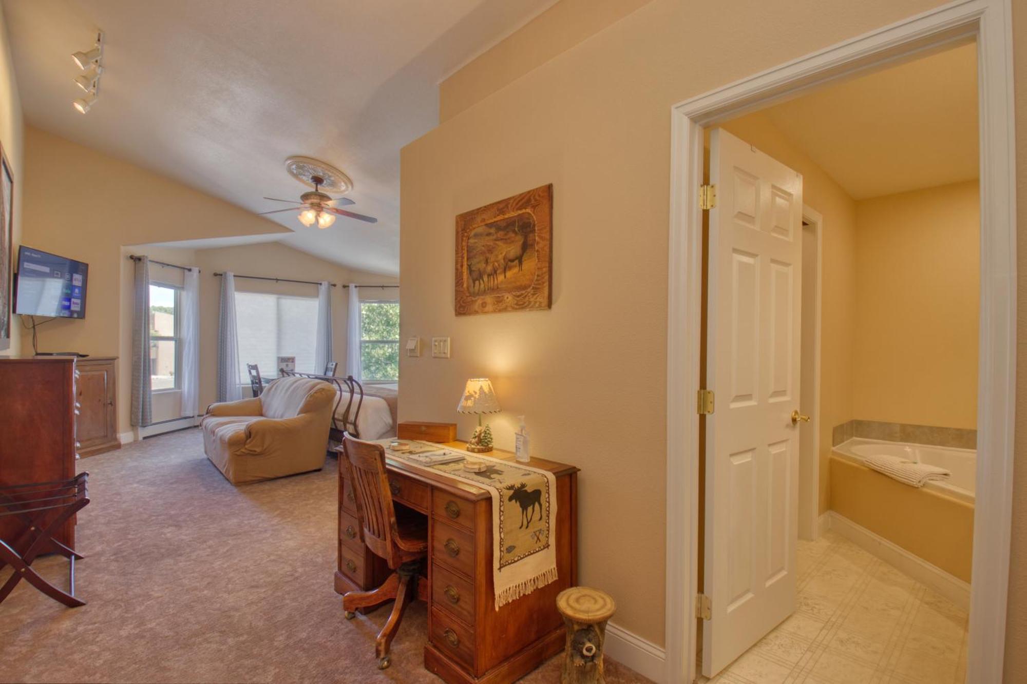 לינה וארוחת בוקר גרנד ג'נקשן Castle Creek Manor מראה חיצוני תמונה