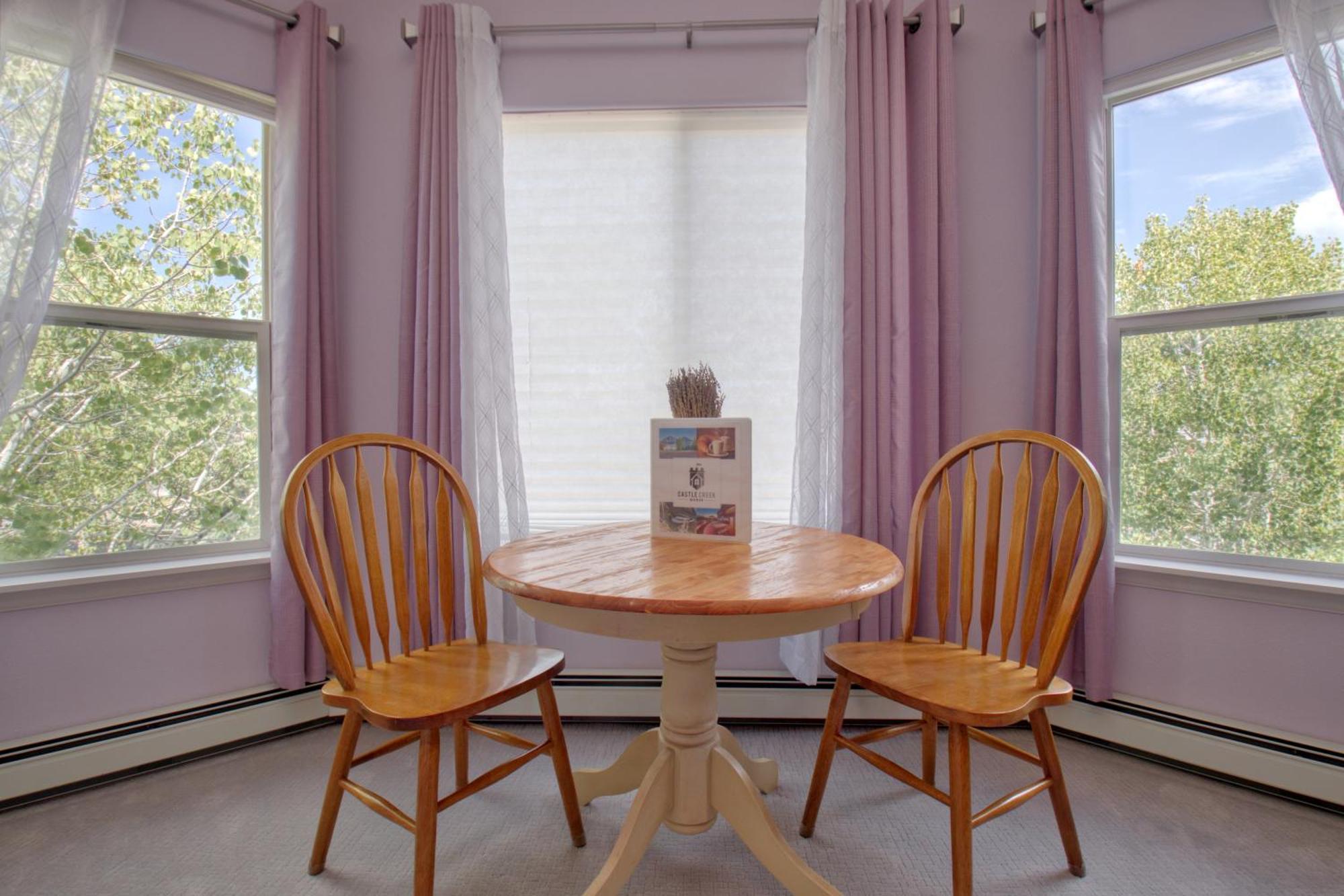 לינה וארוחת בוקר גרנד ג'נקשן Castle Creek Manor מראה חיצוני תמונה